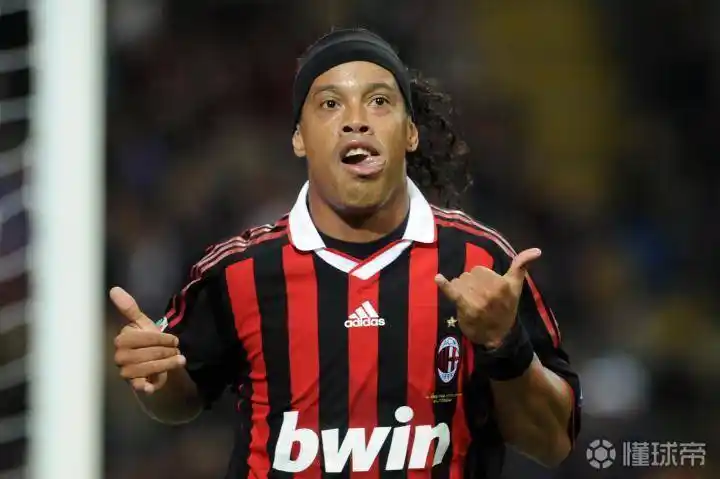 方面发挥着 方面发挥着